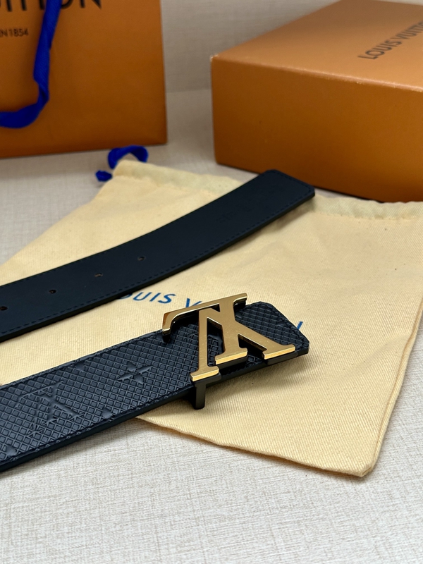 激安ルイヴィトンベルト着用イメージ